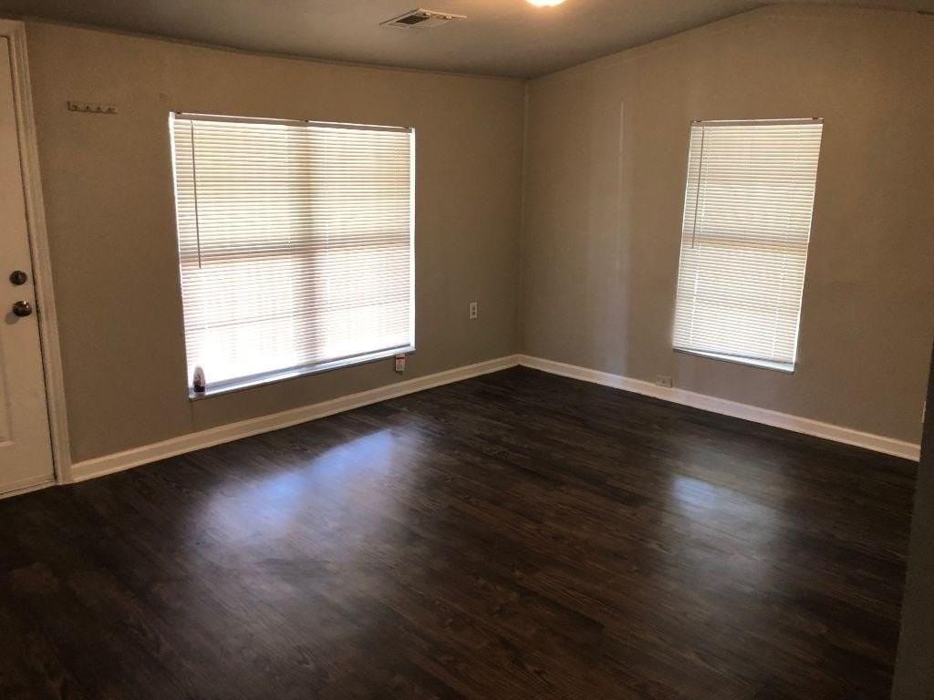 3343 Topeka Ave - Photo 3 of 16