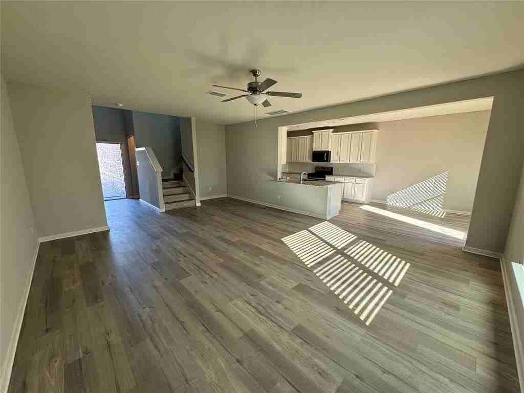 213 Emma Dr - Photo 4 of 17