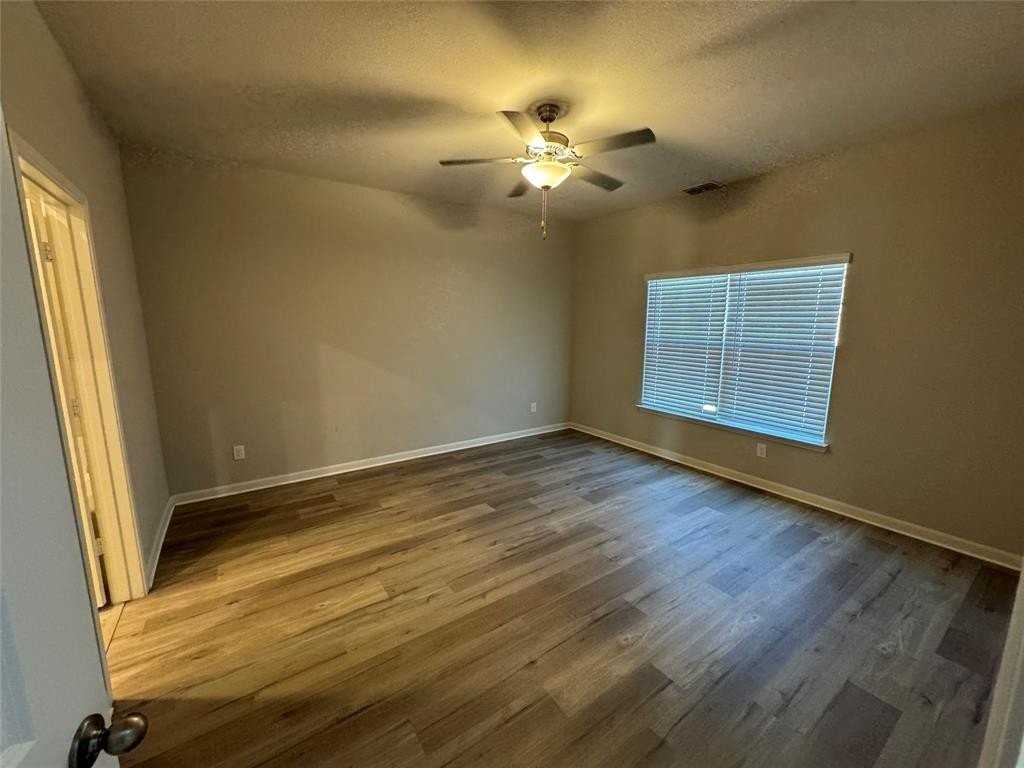 213 Emma Dr - Photo 7 of 17