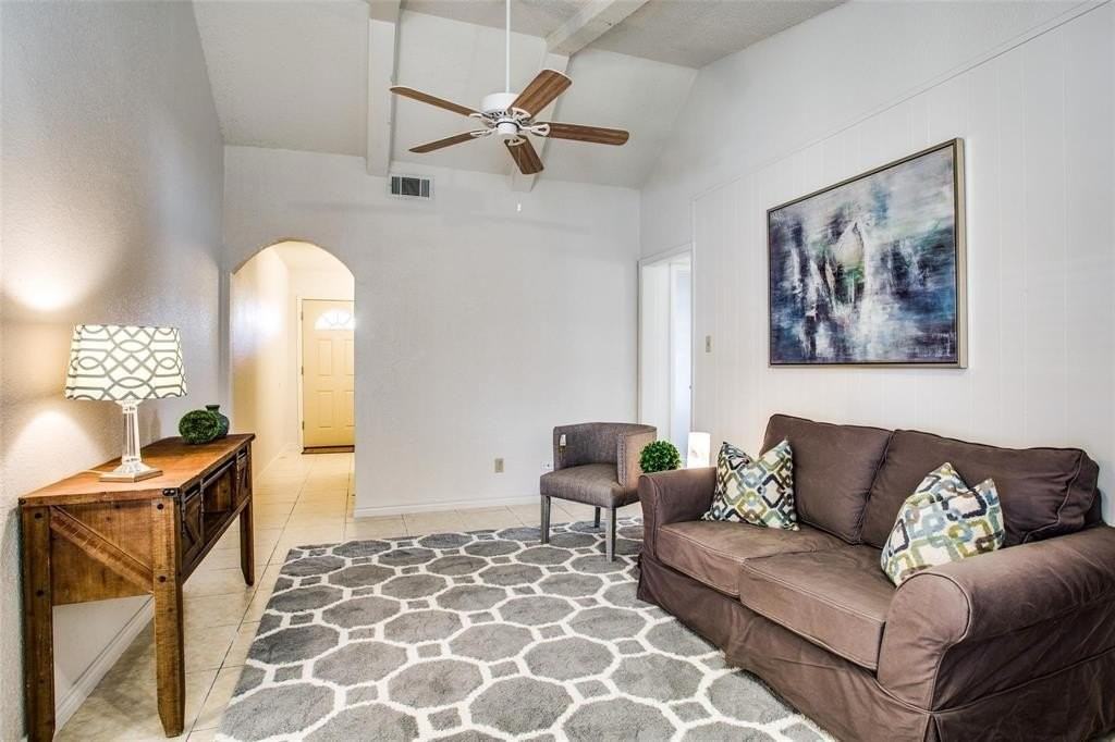 700 Kings Row - Photo 5 of 12