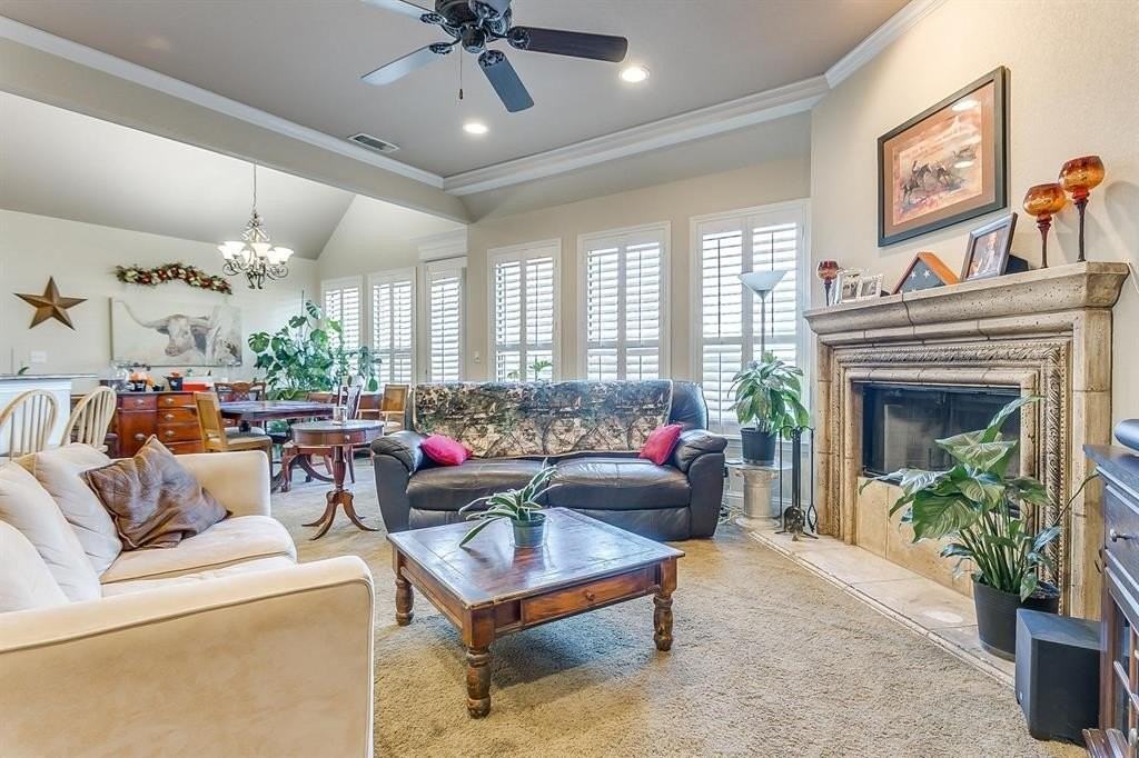 422 Spyglass Dr - Photo 4 of 10