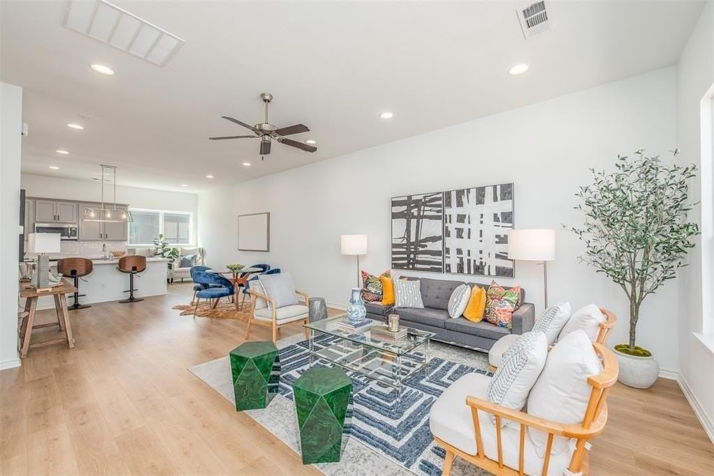 2828 Addison Park Ln - Photo 5 of 26