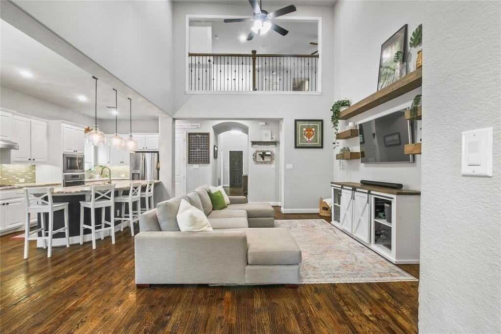 3608 Meridian Ave - Photo 4 of 40