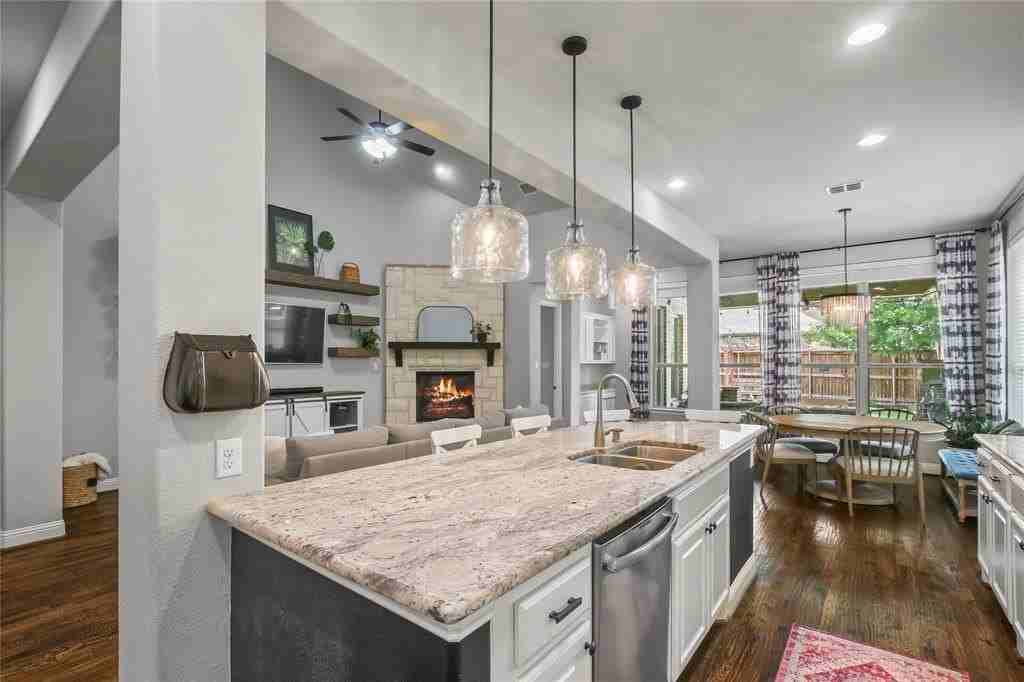 3608 Meridian Ave - Photo 7 of 40