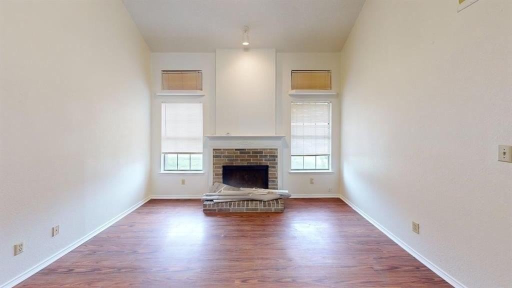 732 Versailles St - Photo 4 of 17