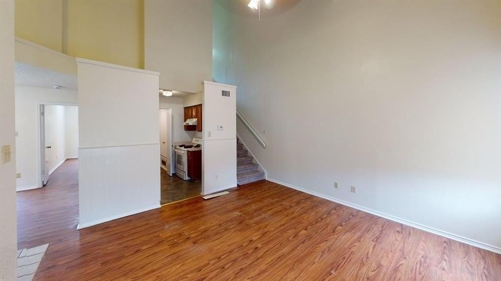 732 Versailles St - Photo 5 of 17