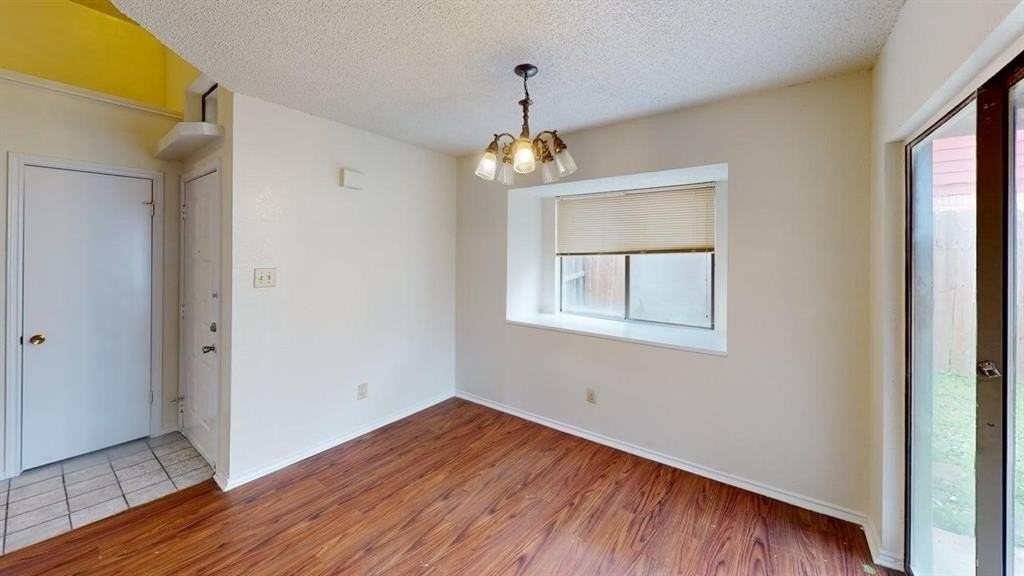 732 Versailles St - Photo 7 of 17