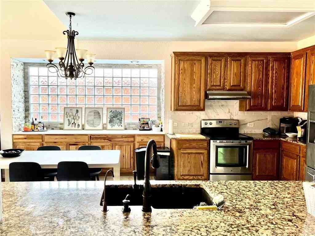 1715 Mapleleaf Fall Dr - Photo 4 of 25