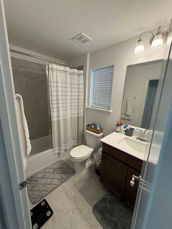 4617 Golden Gate Way - Photo 6 of 9