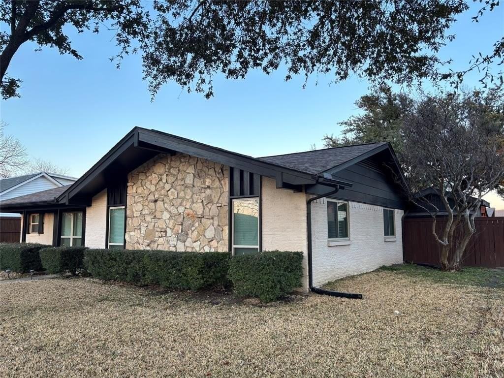 1215 Annapolis Dr - Photo 5 of 19