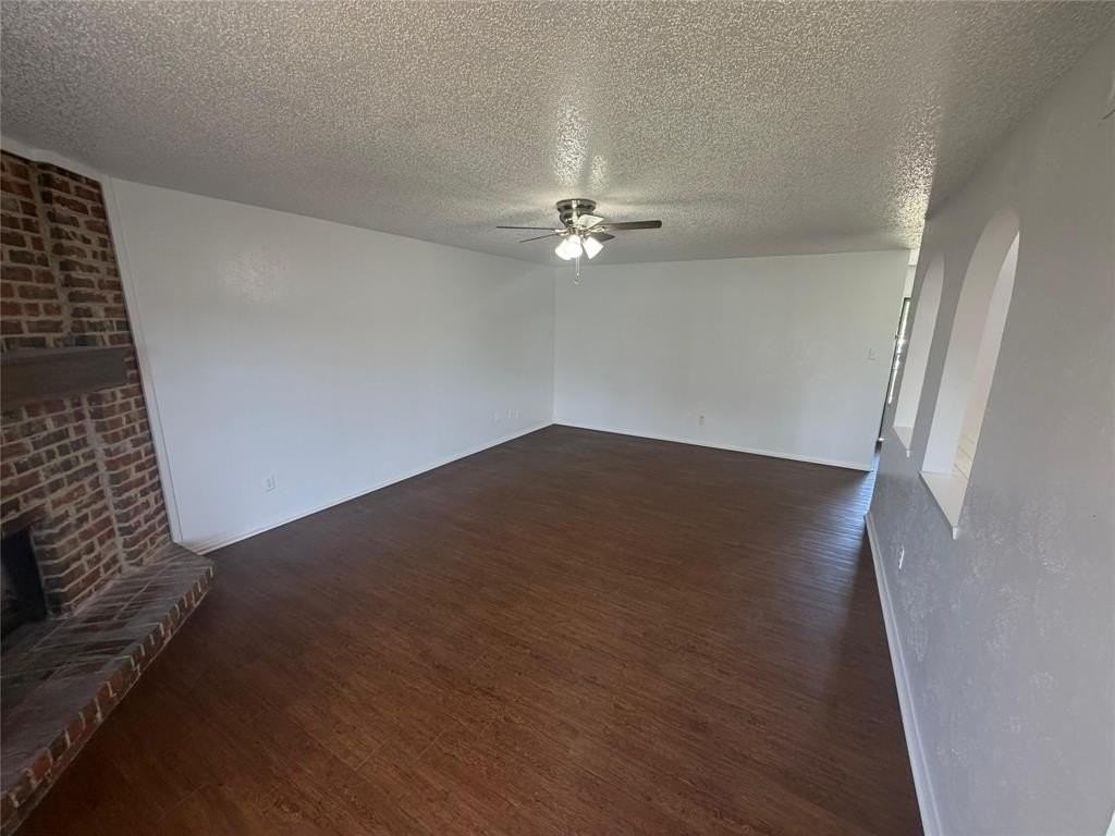 5415 Queens Ct - Photo 2 of 13