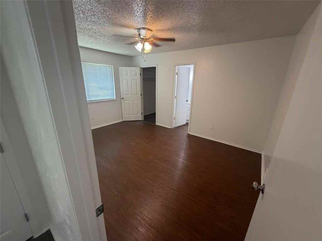 5415 Queens Ct - Photo 6 of 13