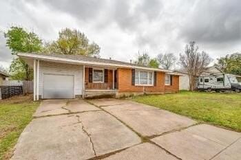 4809 Lowell Ln - Photo 2 of 19