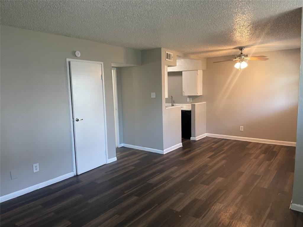 3300 Edgewood Dr - Photo 3 of 12