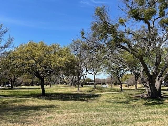 28 Emerald Pond Dr - Photo 3 of 19