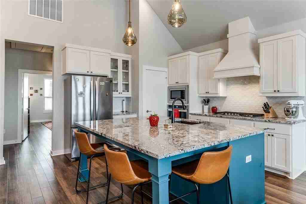 2220 Rook Dr - Photo 2 of 13