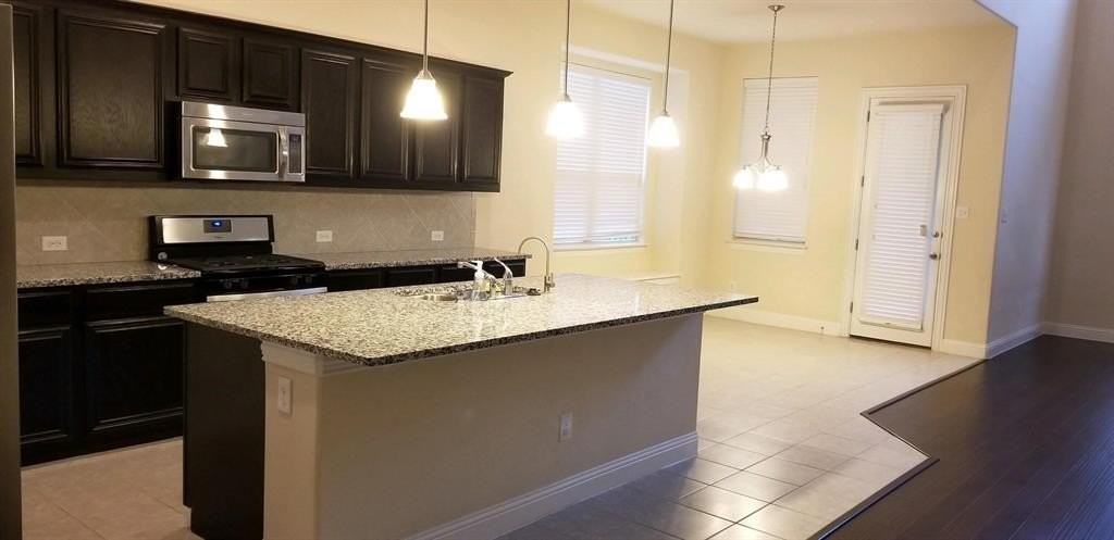 10695 Villanova Dr - Photo 5 of 17