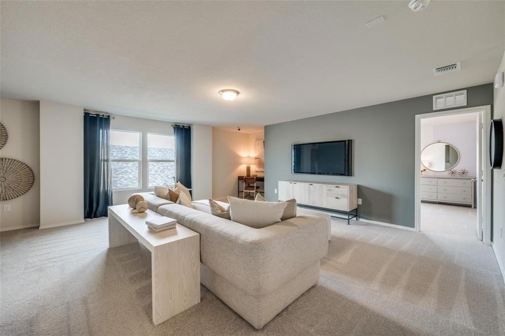 5530 Agalinis Ave - Photo 3 of 12