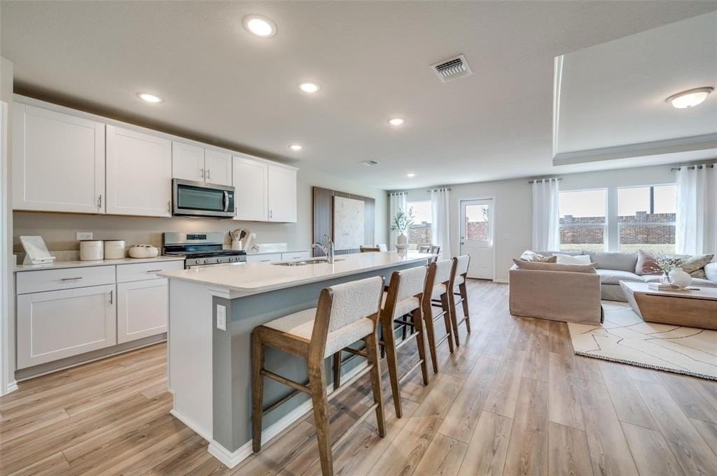 5530 Agalinis Ave - Photo 6 of 12