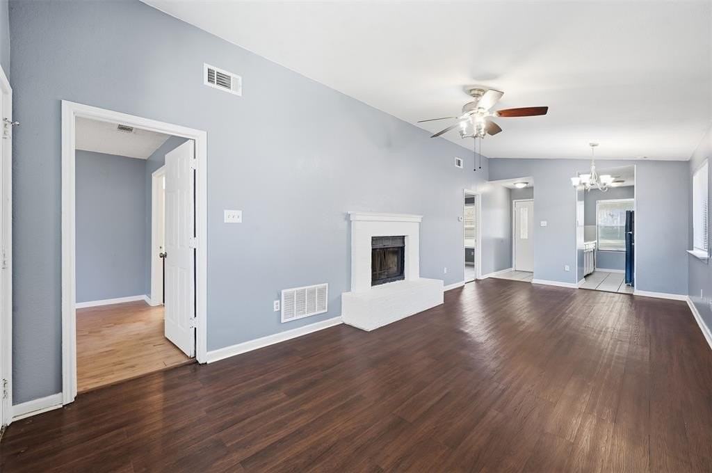 5809 Mansfield Rd - Photo 3 of 17