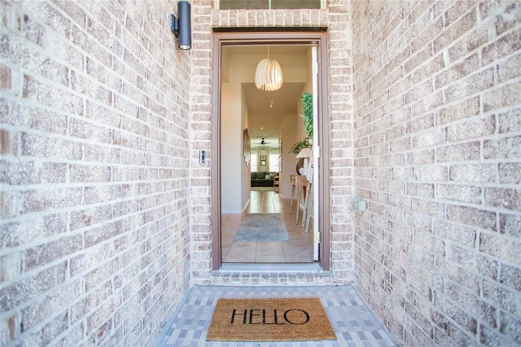 6928 Helm Ln - Photo 6 of 40