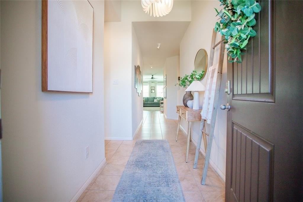 6928 Helm Ln - Photo 7 of 40