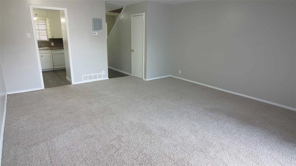 101 Westcourt Dr - Photo 4 of 12