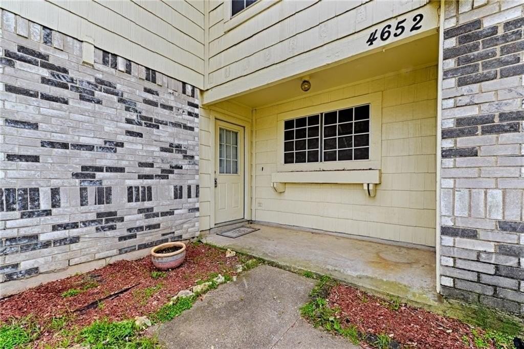 4652 Misty Ridge Dr - Photo 3 of 24