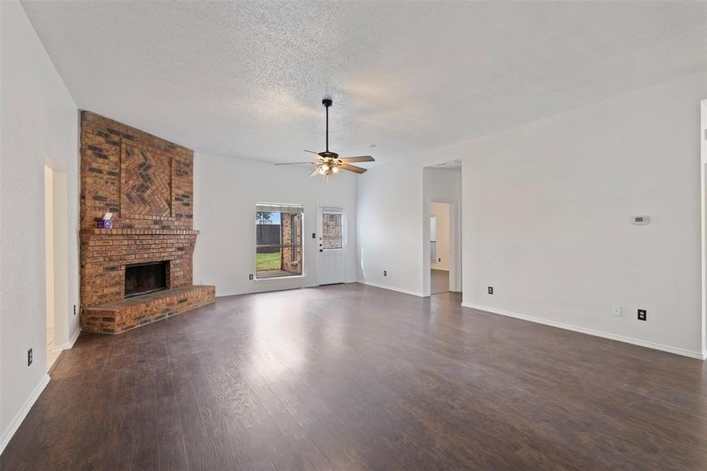 5205 Wood Creek Ln - Photo 5 of 35