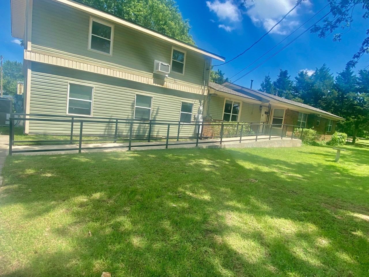 1716 S Webster Dr - Photo 2 of 42