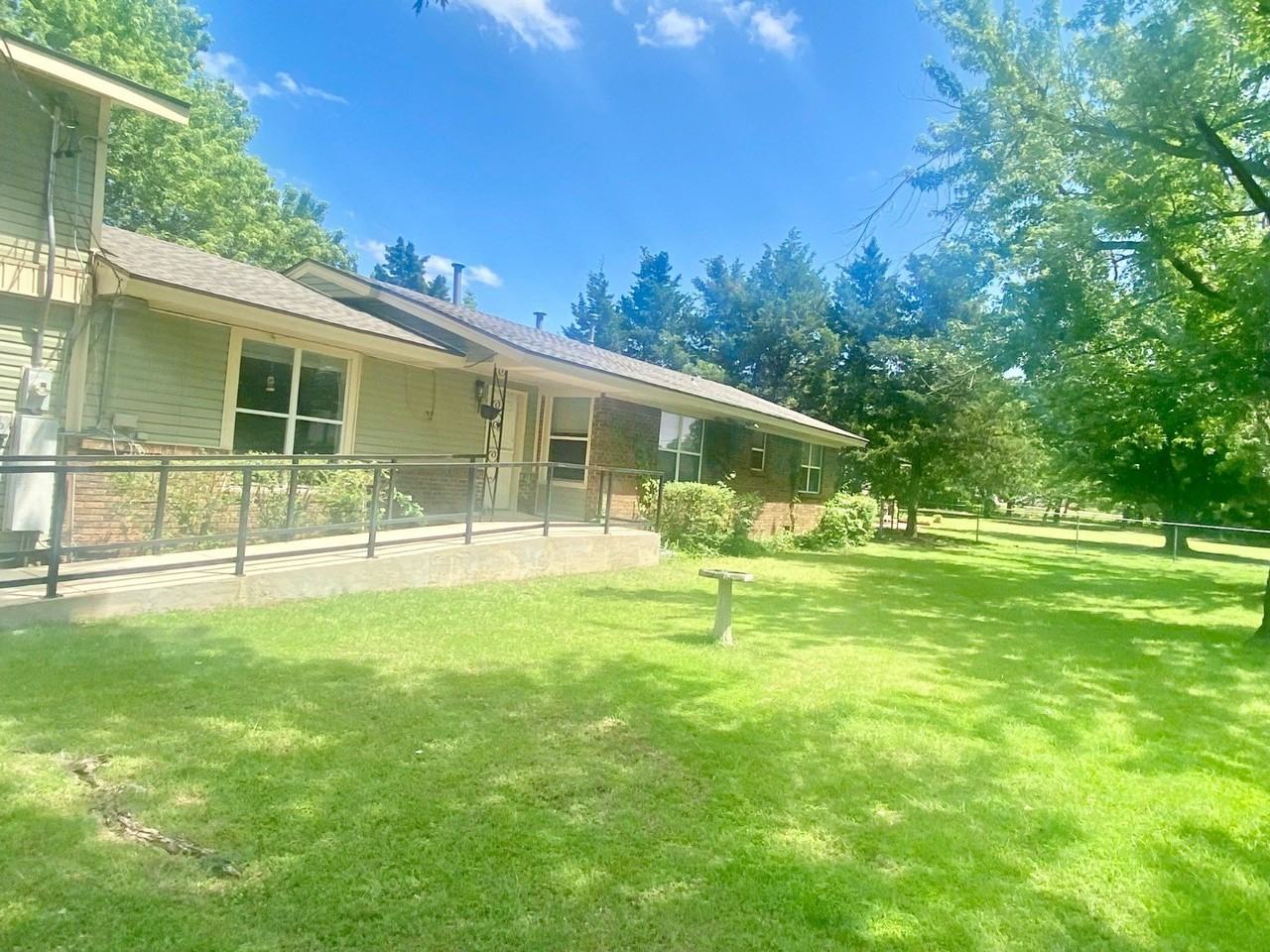 1716 S Webster Dr - Photo 4 of 42