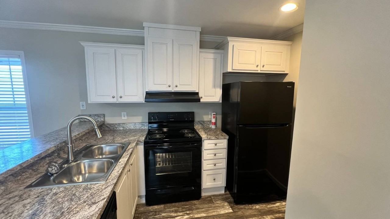 1600 Ne 12th Ave #38 - Photo 4 of 7