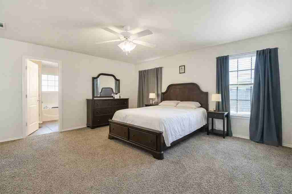 912 Purdue St - Photo 7 of 13