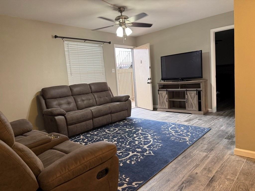 6701 Eastridge Rd Apt 903 - Photo 3 of 15