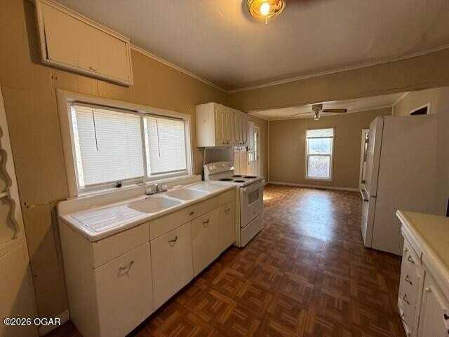 1501 Pennsylvania Ave - Photo 3 of 7