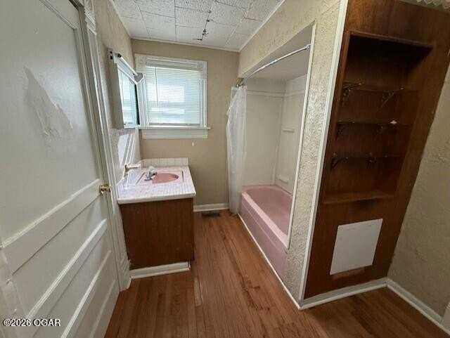 1501 Pennsylvania Ave - Photo 4 of 7