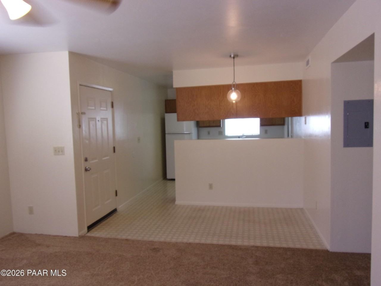 716 1st St Apt B - Photo 3 of 7