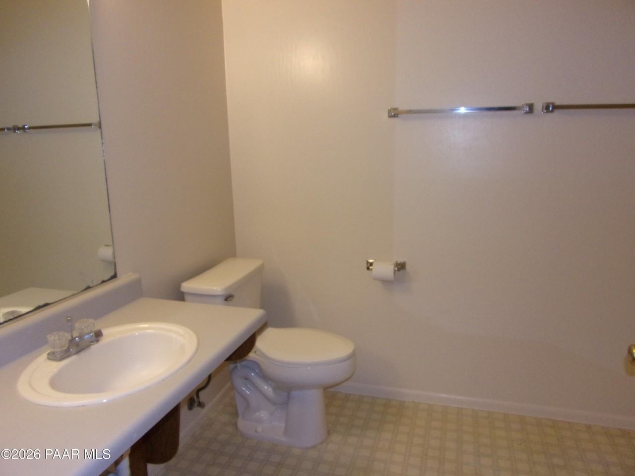 716 1st St Apt B - Photo 5 of 7