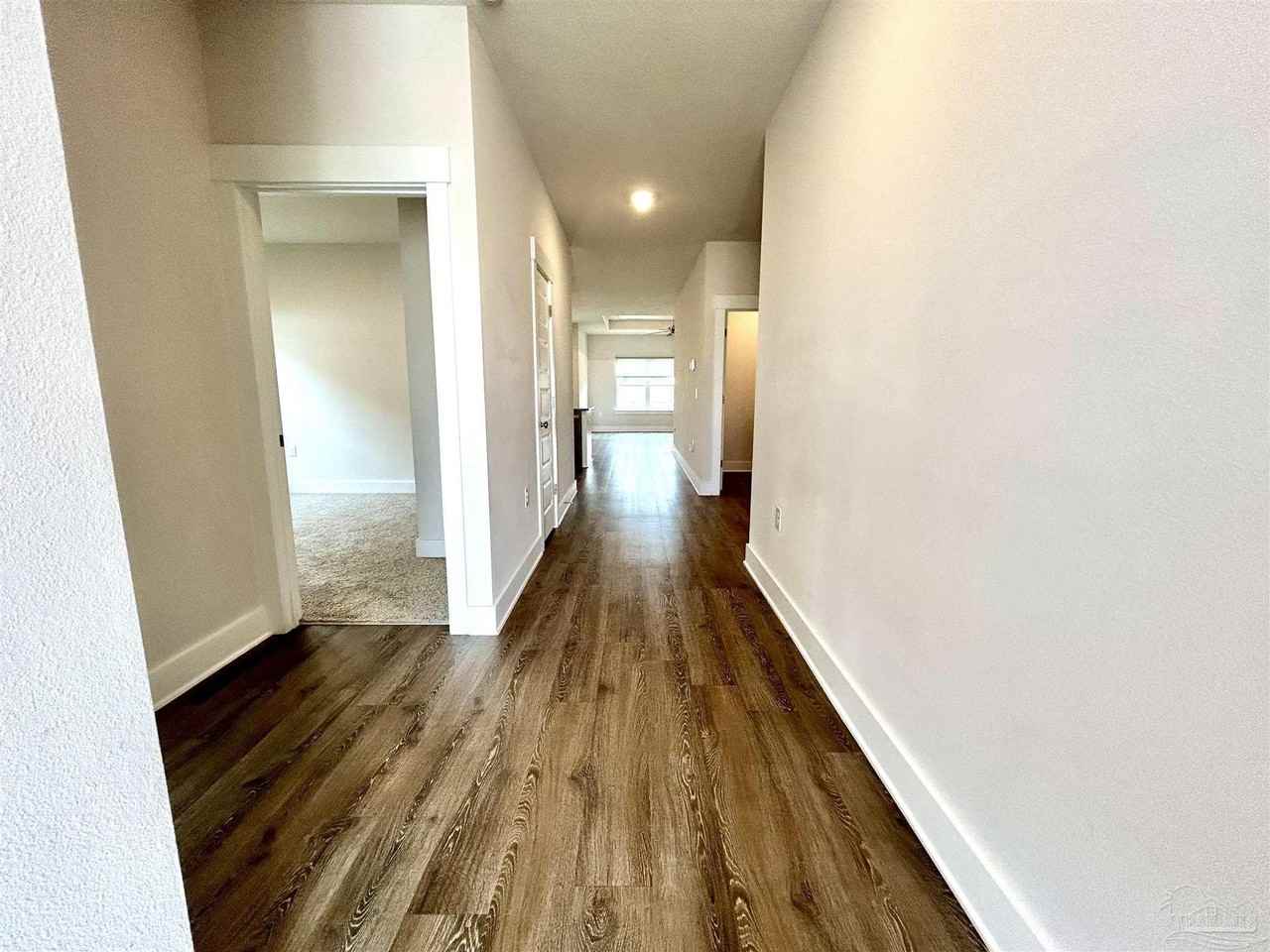 5796 Danbury Blvd - Photo 3 of 31