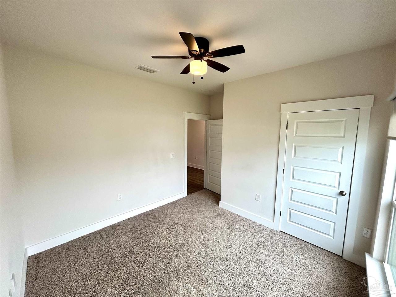 5796 Danbury Blvd - Photo 5 of 31