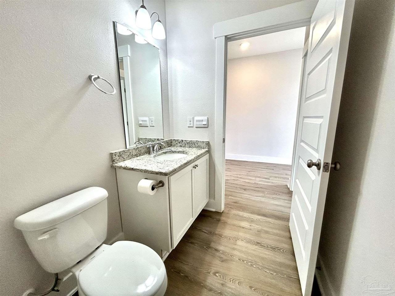 5796 Danbury Blvd - Photo 7 of 31