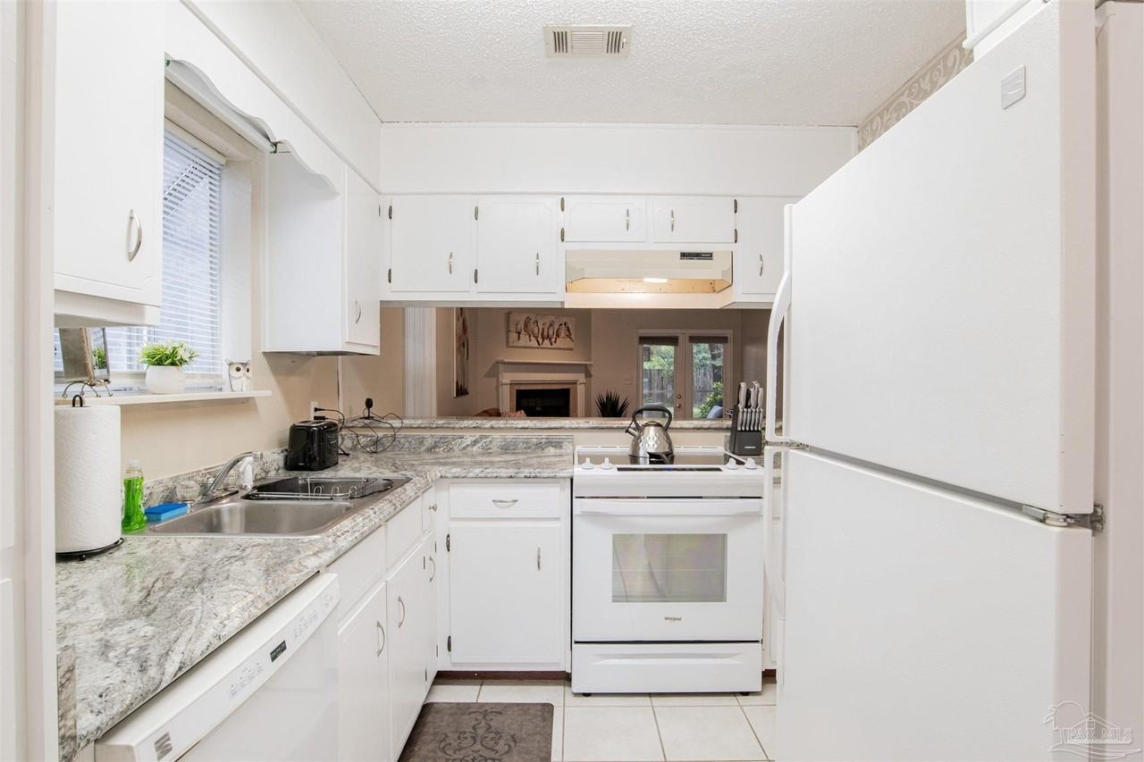 2813 Langley Ave Unit C105 - Photo 5 of 21