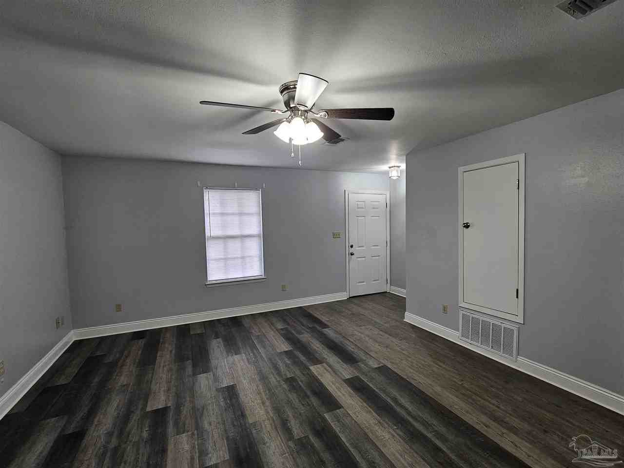 6206 Woodward Ln - Photo 6 of 18