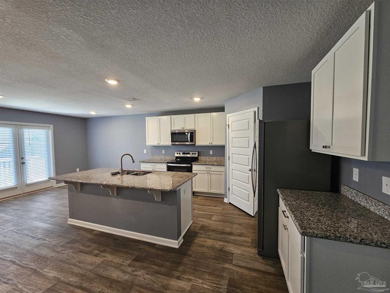 5426 Merlin Way - Photo 7 of 40