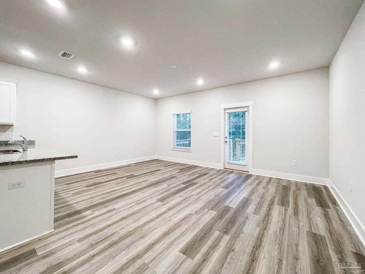 9455 Nature Creek Ln - Photo 3 of 31