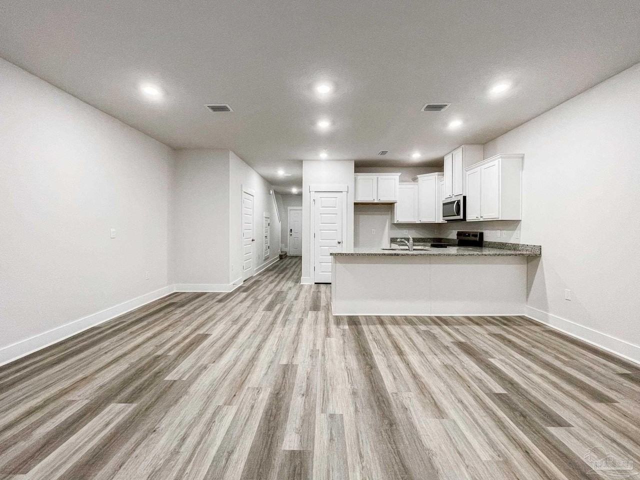 9455 Nature Creek Ln - Photo 5 of 31