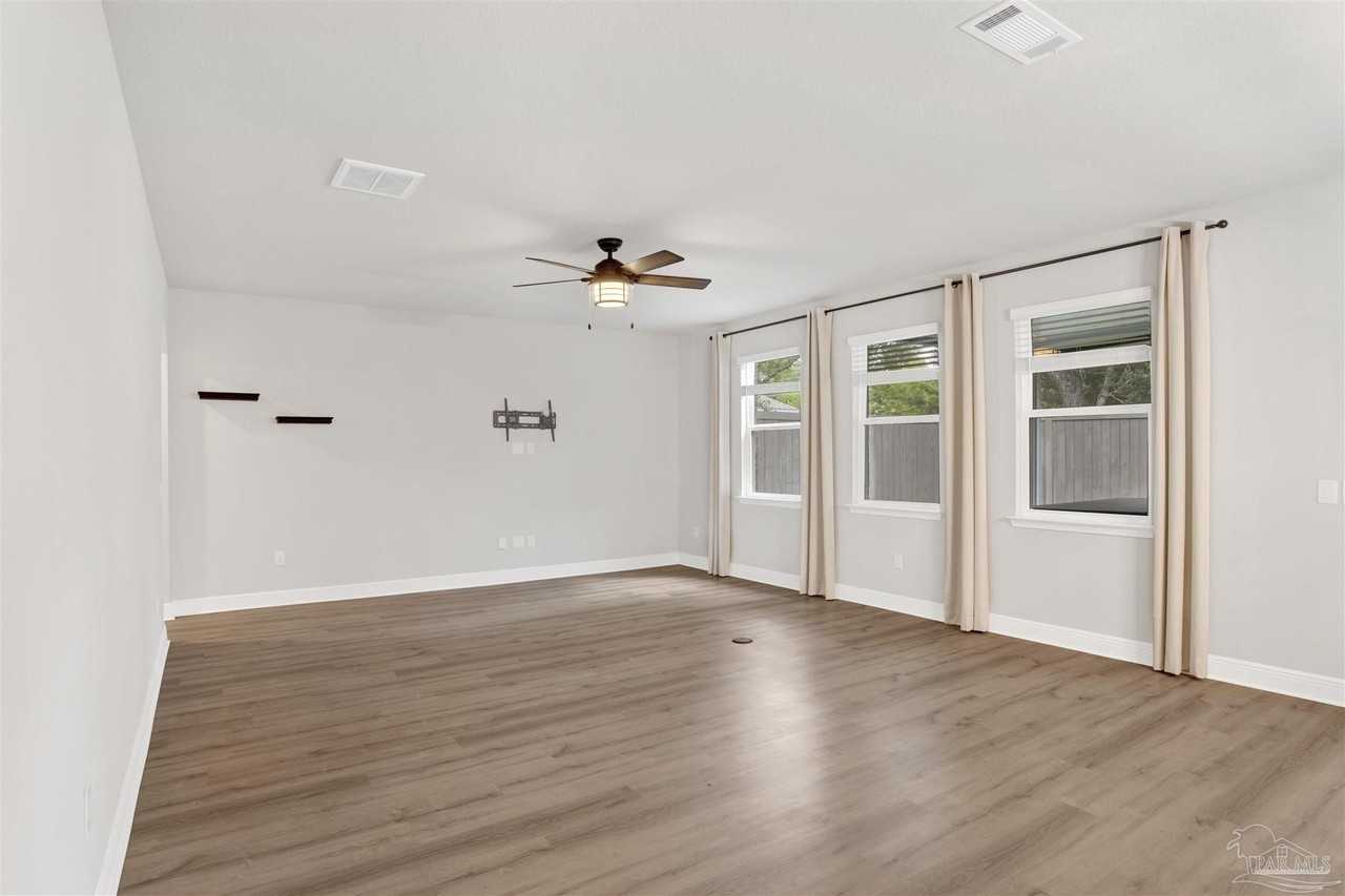 4809 Fish Hawk Ct - Photo 5 of 32