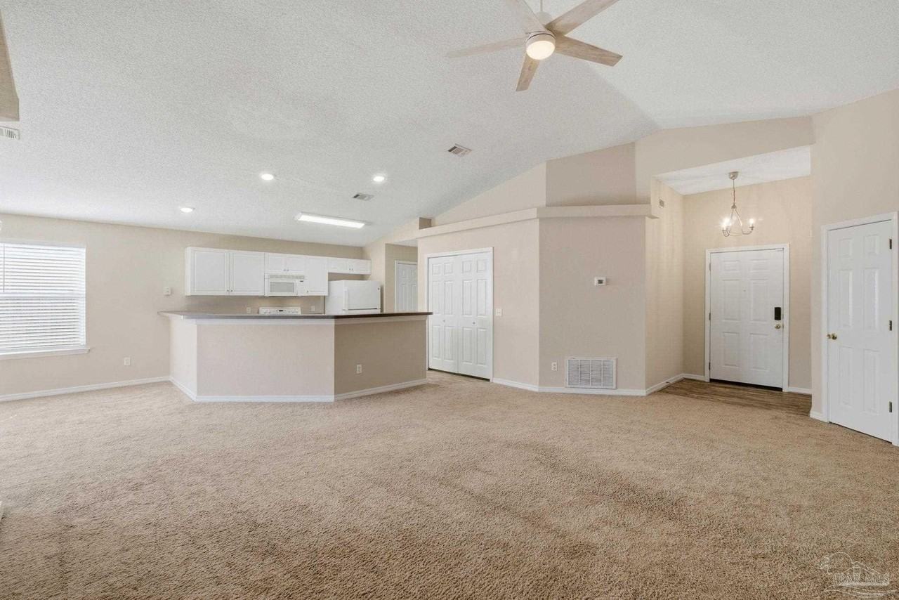 342 Mizzen Ln - Photo 7 of 35