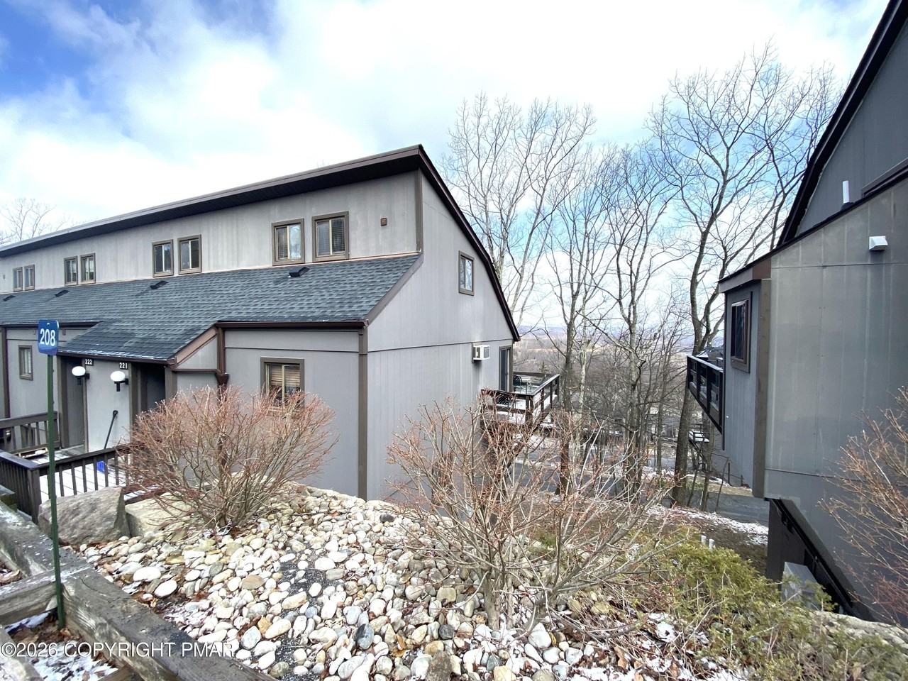 221 Cross Country Ln - Photo 2 of 35