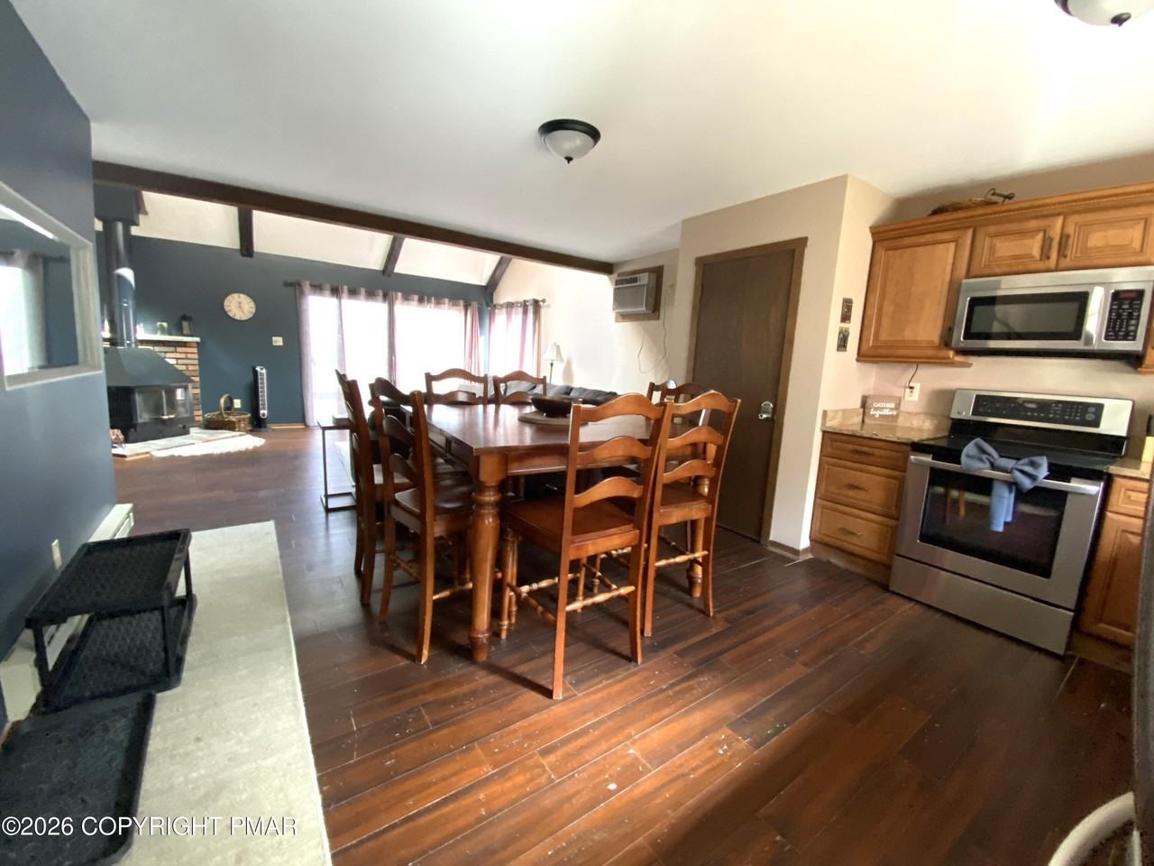 221 Cross Country Ln - Photo 3 of 35